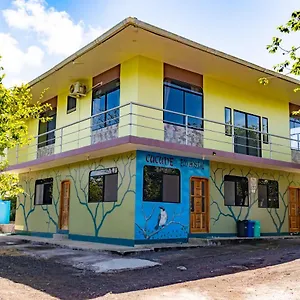 https://cucuve-eco-hostal.puertoayorahotels.com